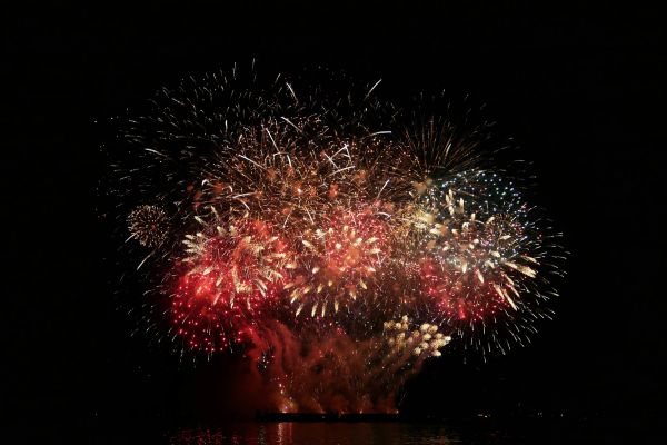 5 avantages d'utiliser des fumigènes à main colorés lors d'événements