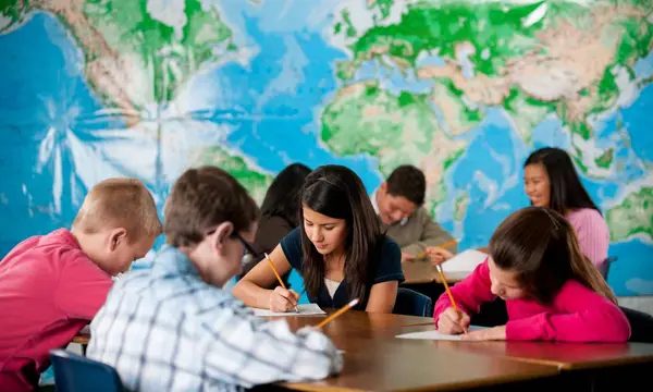 Exercices pratiques pour dominer la dictée de 3ème !